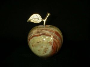 Decorative Onyx Apple sculpture from natural Pakistani onyx - Pak Expo